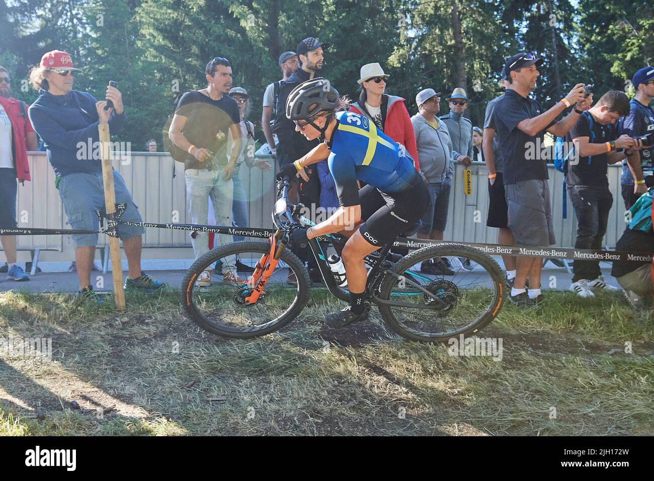 Lenzerheide, Schweiz. 8. Juli 2022. Jenny Rissveds während des Cross Country Short Track der Damen Elite am UCI Mountain Bike World Cup 2022 in Lenzer Stock Photo
