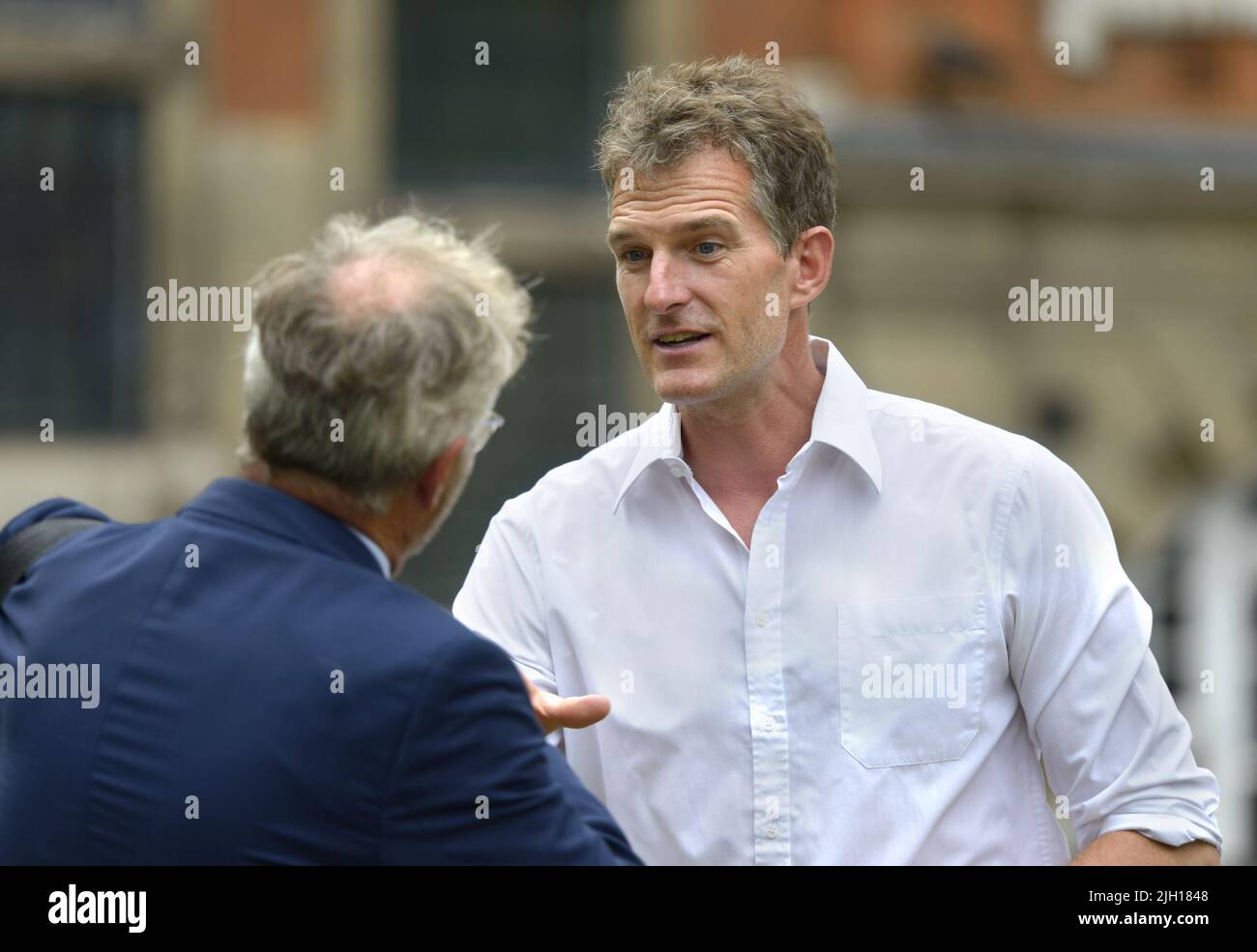 Dan Snow - TV presenter - on College Green, Westminster, London, 6th July 2022 Stock Photo