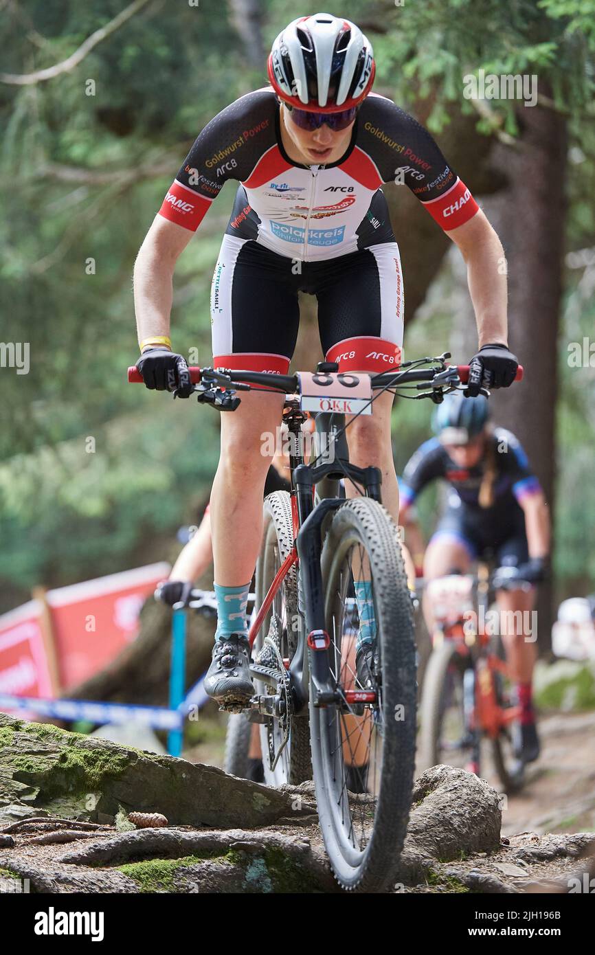 Lenzerheide, Schweiz. 10. Juli 2022. Seraina LEUGGER während des Cross Country Olympic Rennens der Damen Elite am UCI Mountain Bike World Cup 2022 in Stock Photo