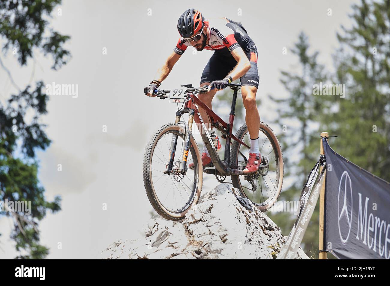 Lenzerheide, Schweiz. 10. Juli 2022. Julien TRARIEUX während des Cross Country Olympic Rennens der Herren Elite am UCI Mountain Bike World Cup 2022 in Stock Photo