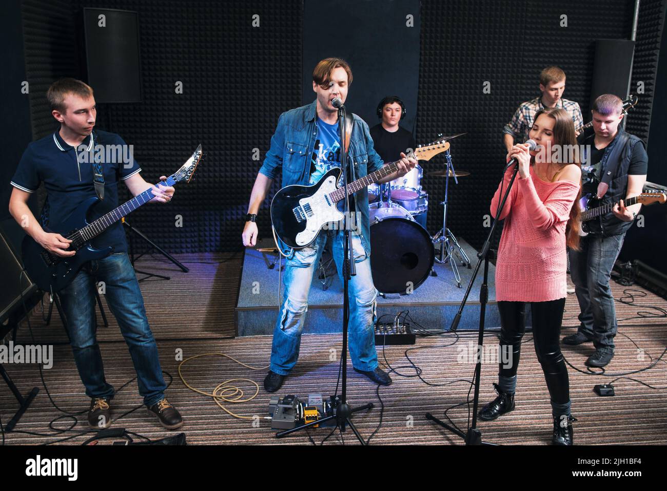 Песня performance