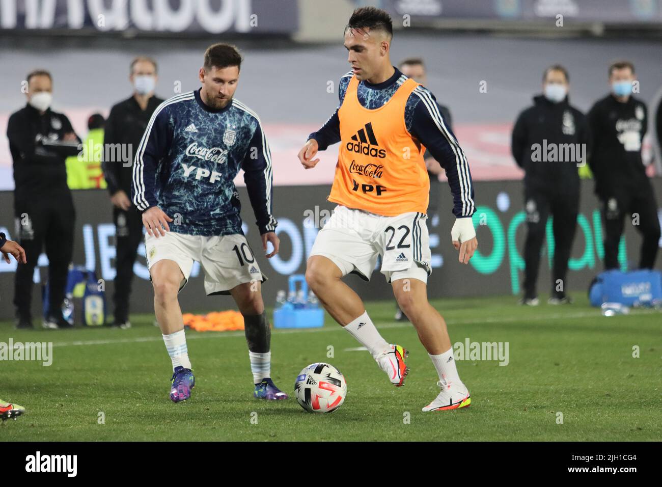 Buenos Aires; 10 de octubre de 2021: Eliminatory Qatar 2022, Argentina vs Uruguay, Messi with Lautaro Martinez pre match. Stock Photo