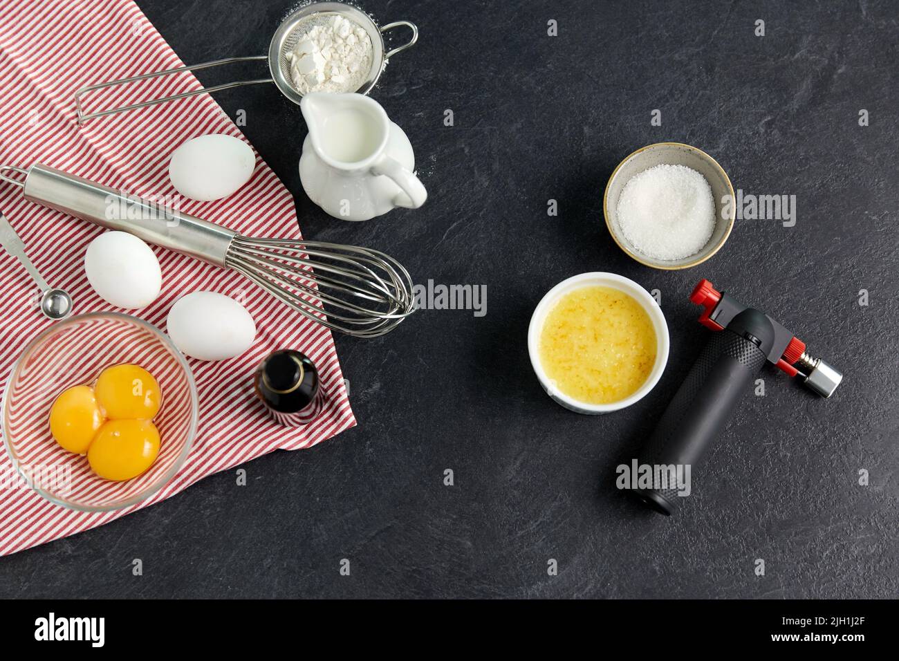 Sphere Layout Shape Dessert ingredient layout hi-res stock photography and images - Alamy