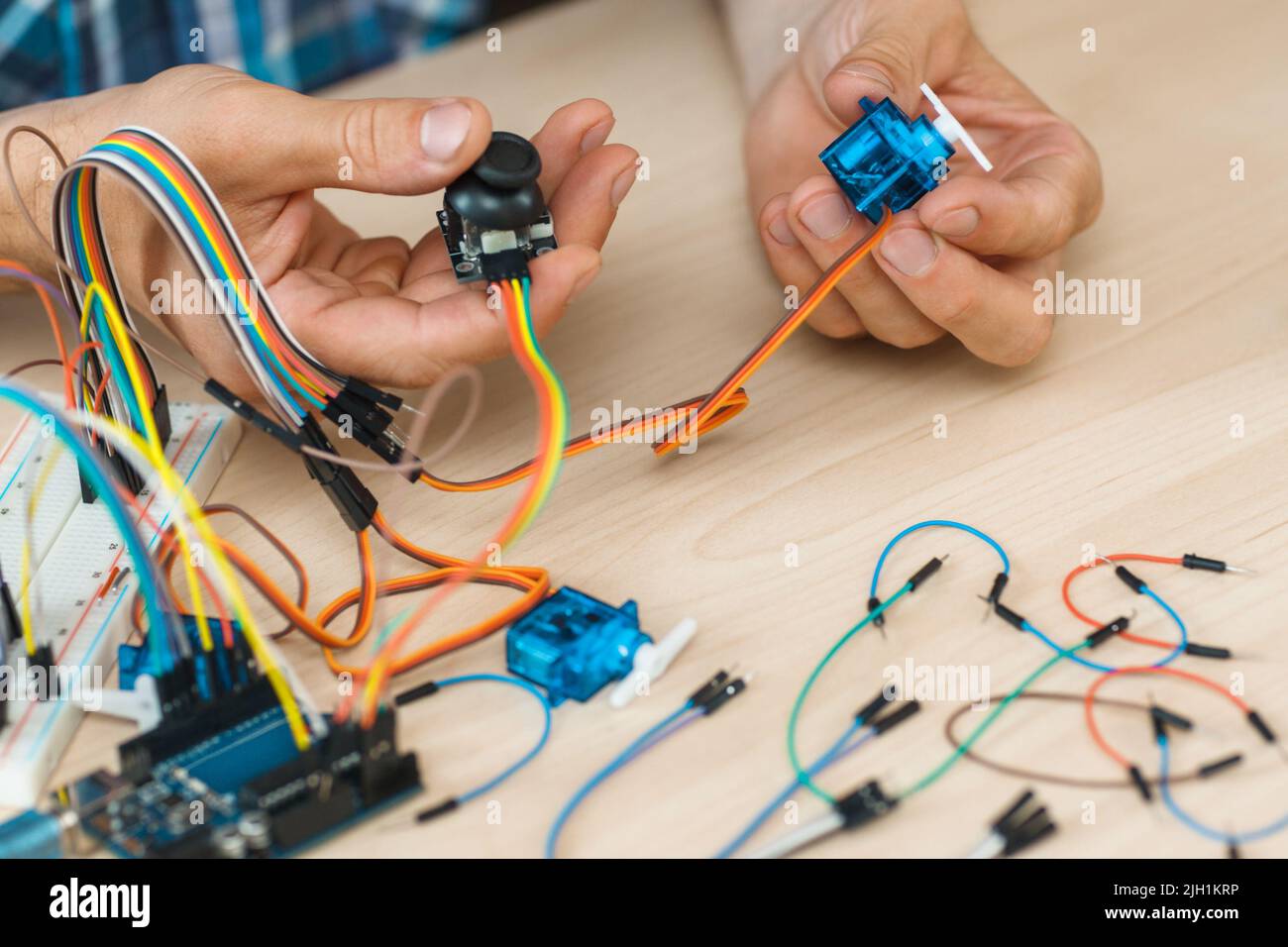 Electronic experiments. Инструменты по физике. Эксперимент электроника. Ручной генератор. Experiment builder.