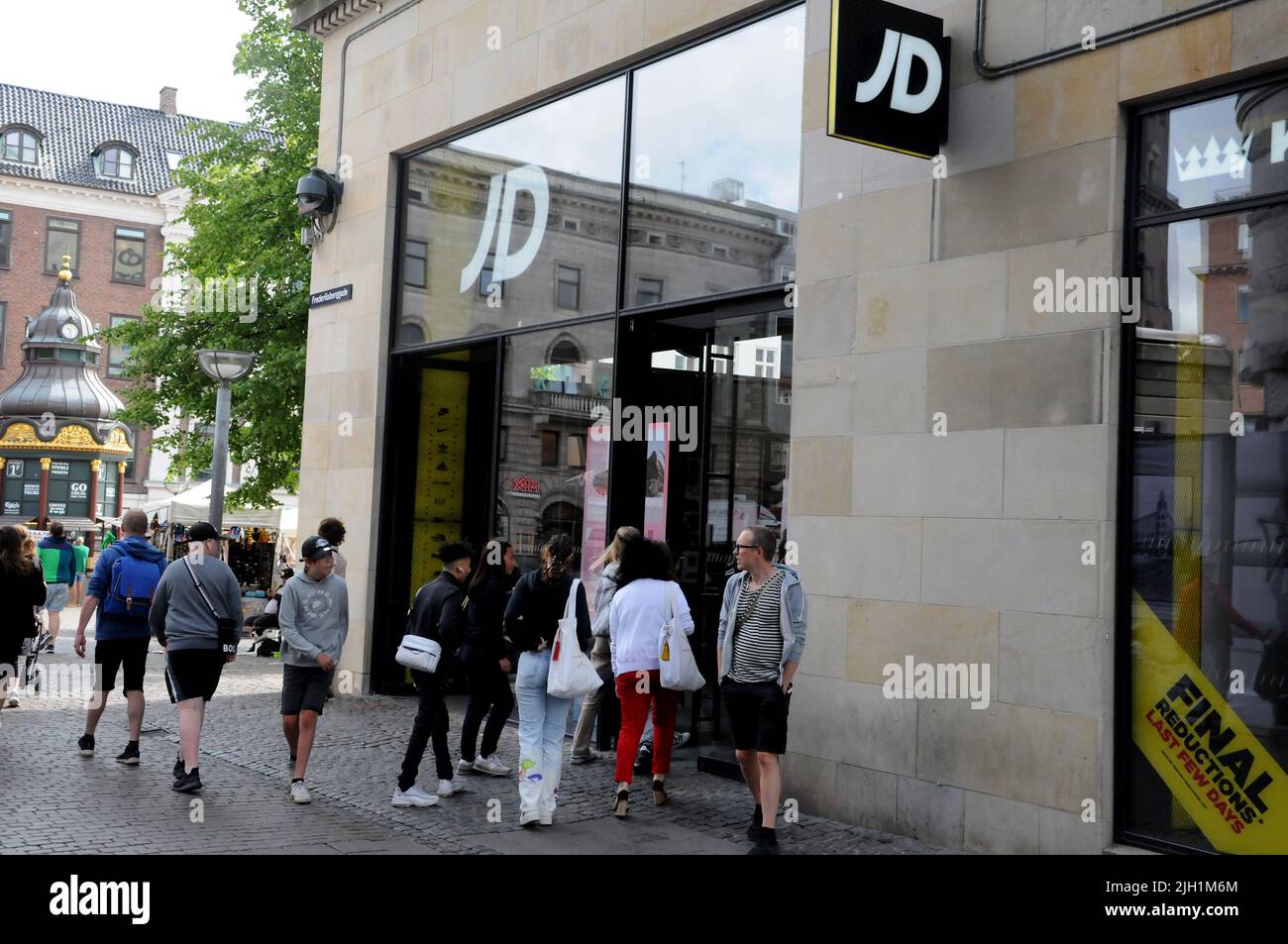 Jd sports store hi-res stock photography and images - Page 2 - Alamy