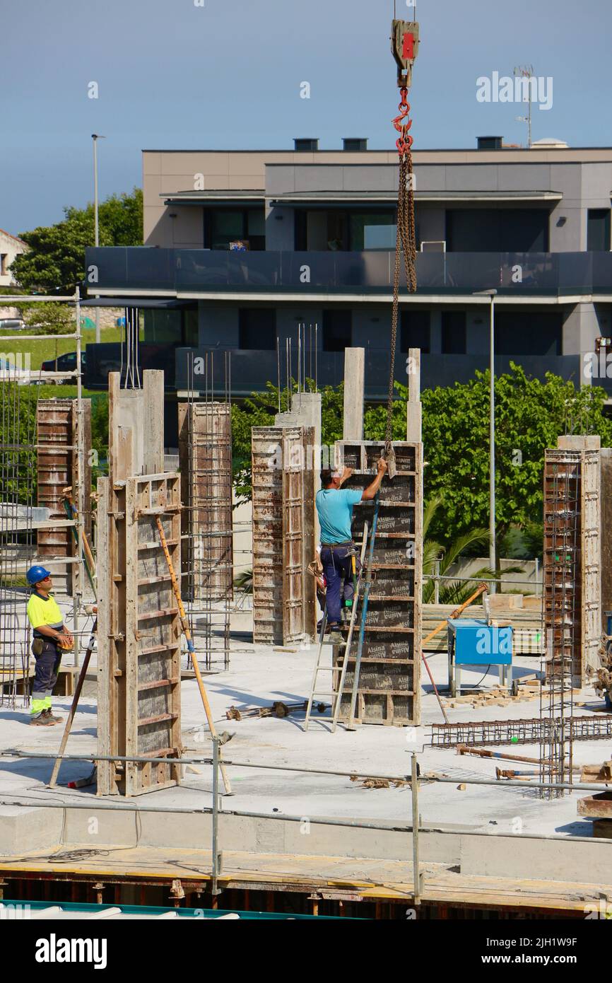 Traditional Timber Formwork Traditional timber formwork being placed to make reinforced concrete ...