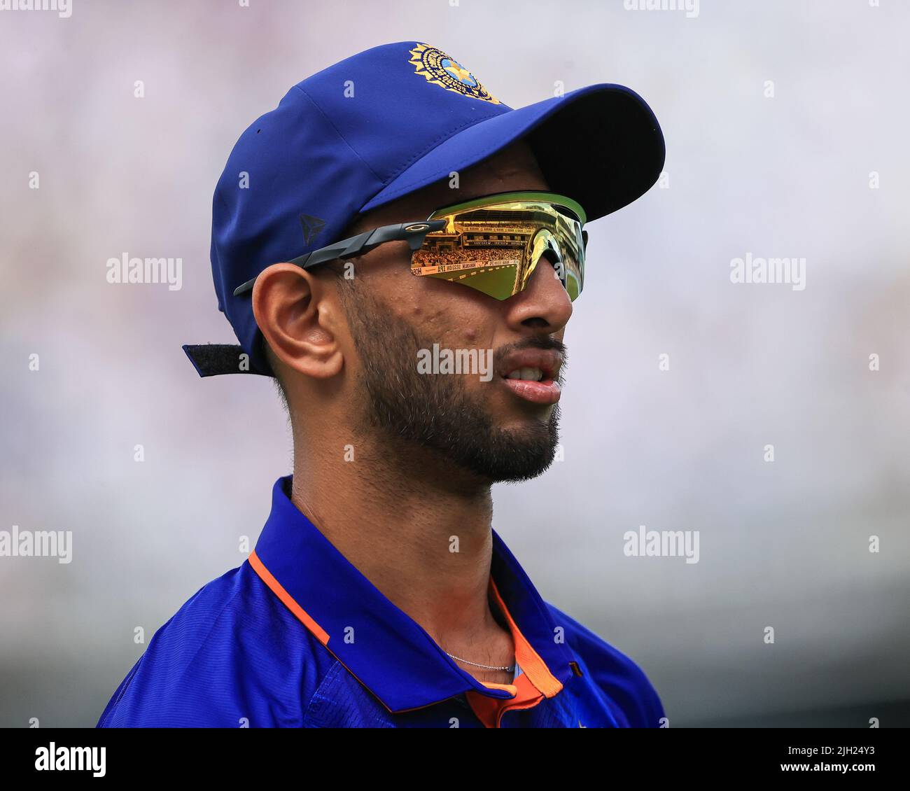 Cricket sunglasses hi res stock photography and images Page 2 Alamy