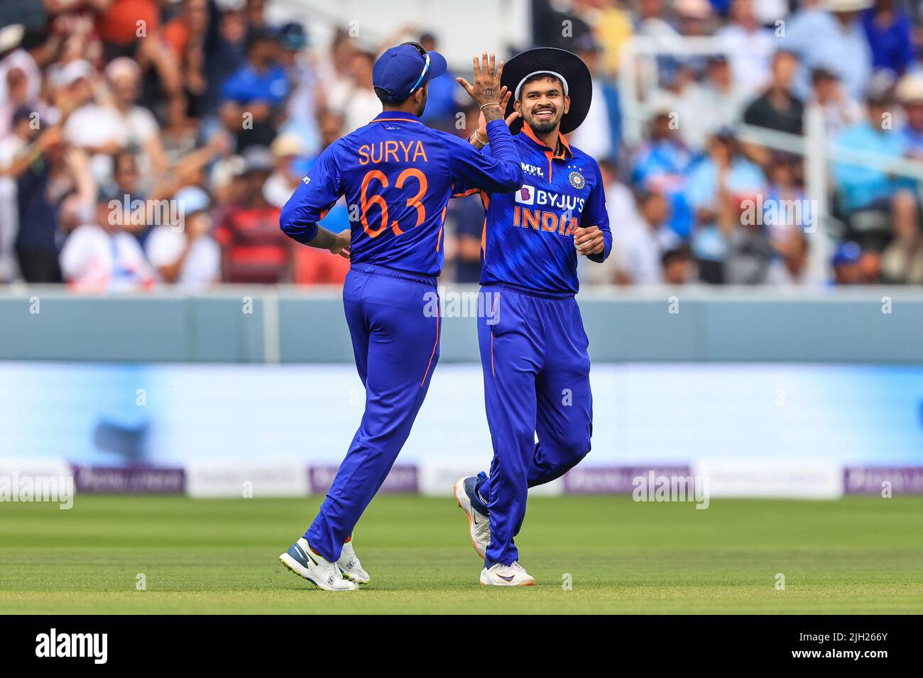 Shreyas Iyer of India catches Liam Livingstone of England and ...