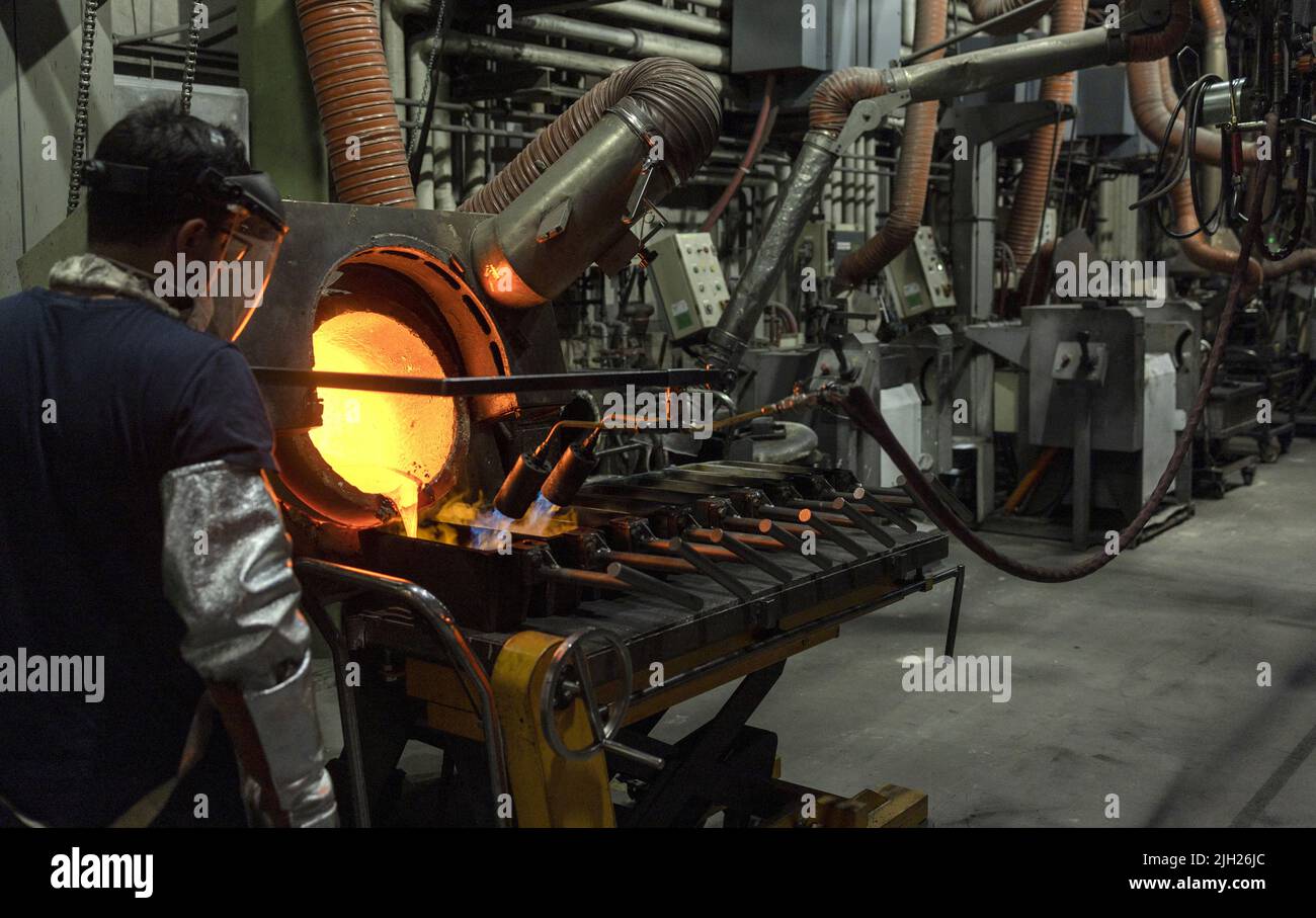 Melted gold smelter hires stock photography and images Alamy