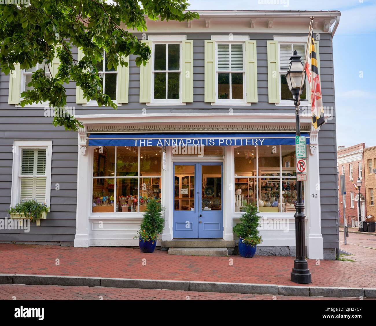 The Annapolis Pottery in historic downtown Annapolis, Maryland, USA. Local business selling pottery and handcrafted goods. Stock Photo