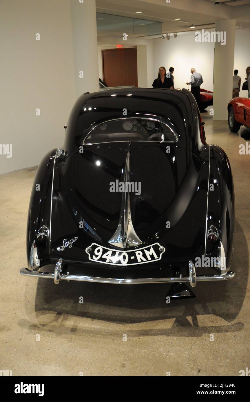 New York City, USA. 14th July, 2022. A 1938 Talbot-Lago T150-C SS Teardrop Coupe by Figoni et Falaschi, estimated at $9/11 millon is featured at RM Sotheby's Monterey Auction Preview on July 14, 2022 in New York City. (Photo by Efren Landaos/Sipa USA) Credit: Sipa USA/Alamy Live News Stock Photo
