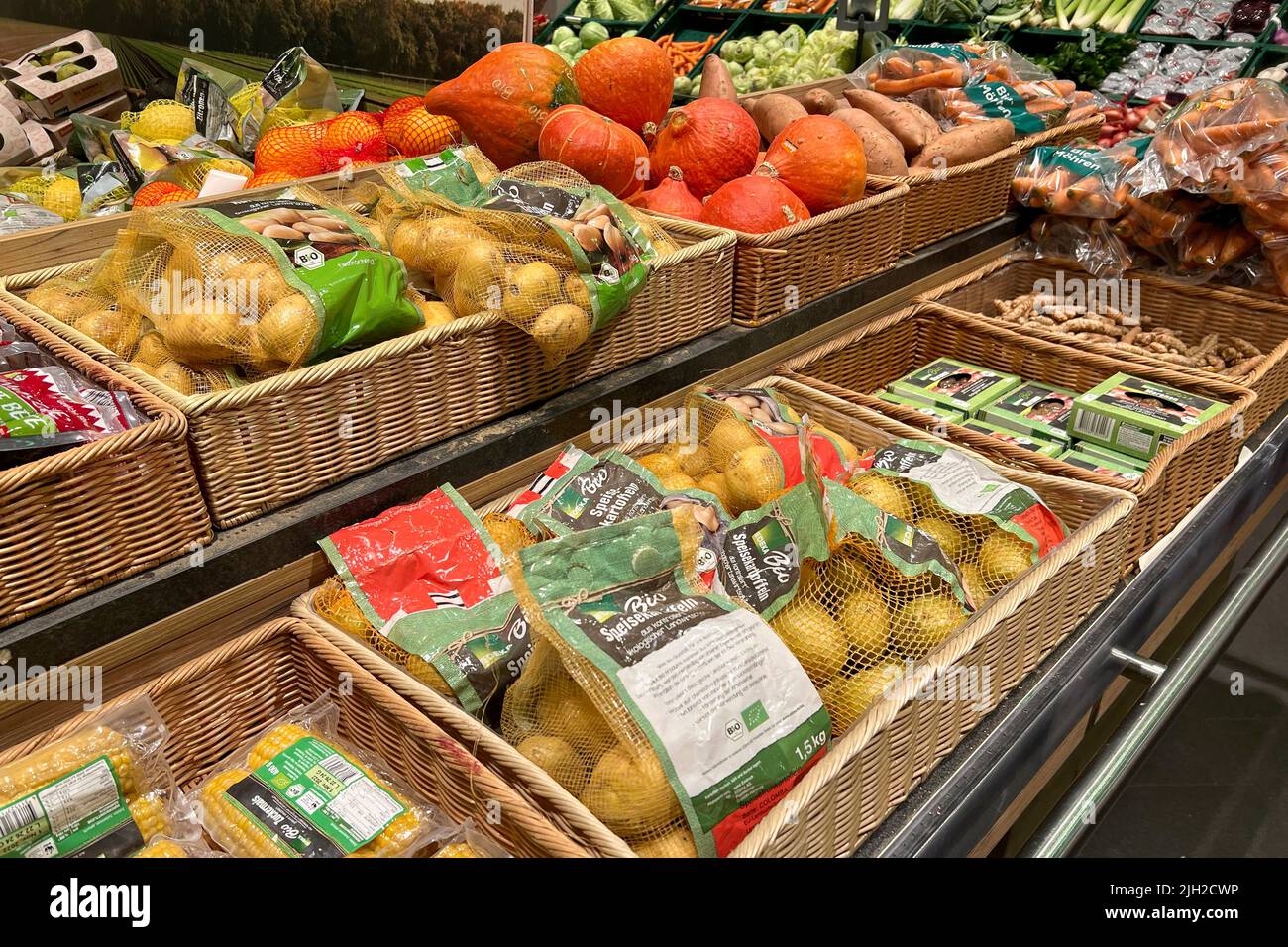 Edeka supermarket hi-res stock photography and images - Page 3 - Alamy