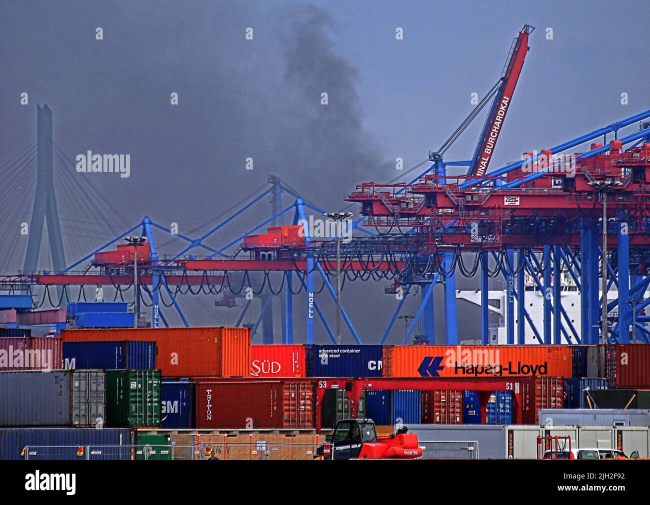 Feuer auf dem Container Frachter ' CCNI Arauco' am Burchardkai Stock Photo