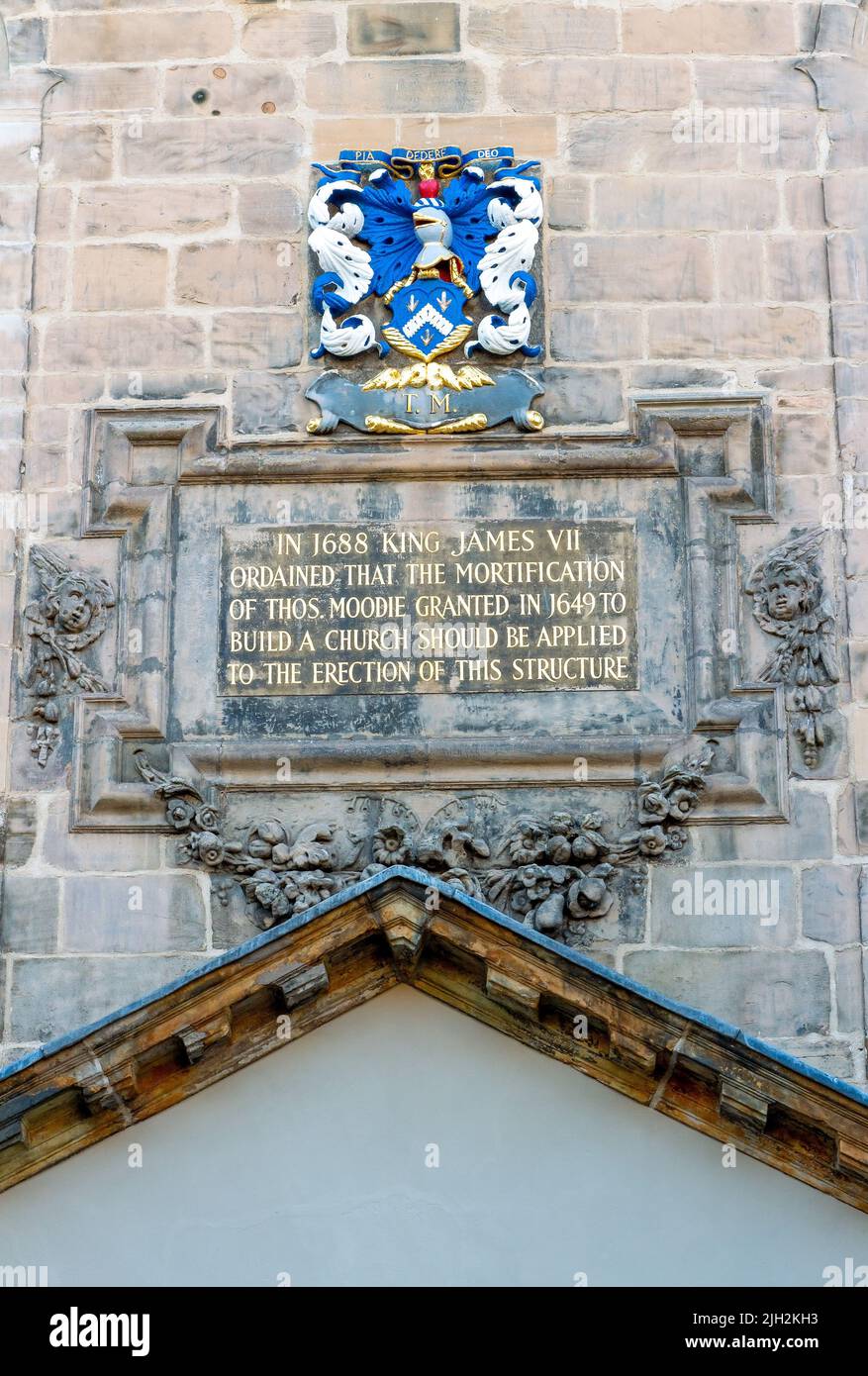 Inscription above the entrance of the Canongate Church Stock Photo