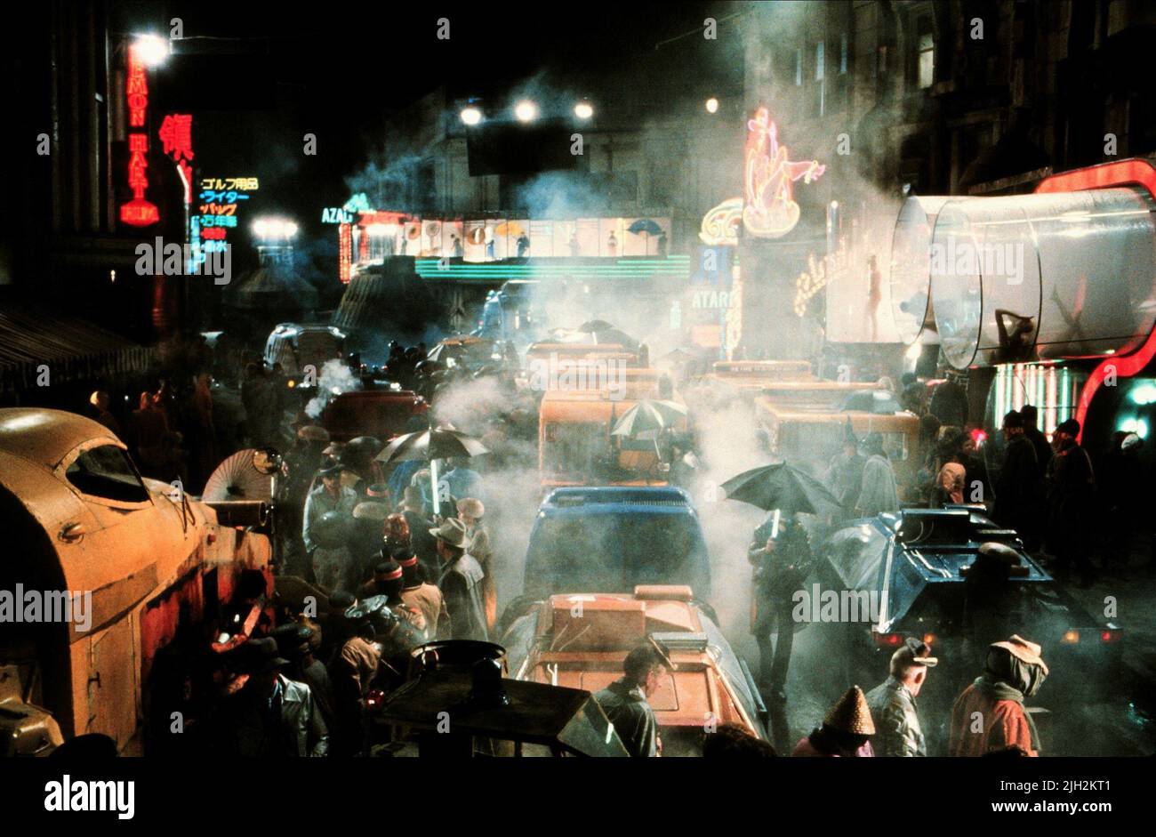 FUTURISTIC STREET SCENE, BLADE RUNNER, 1982 Stock Photo