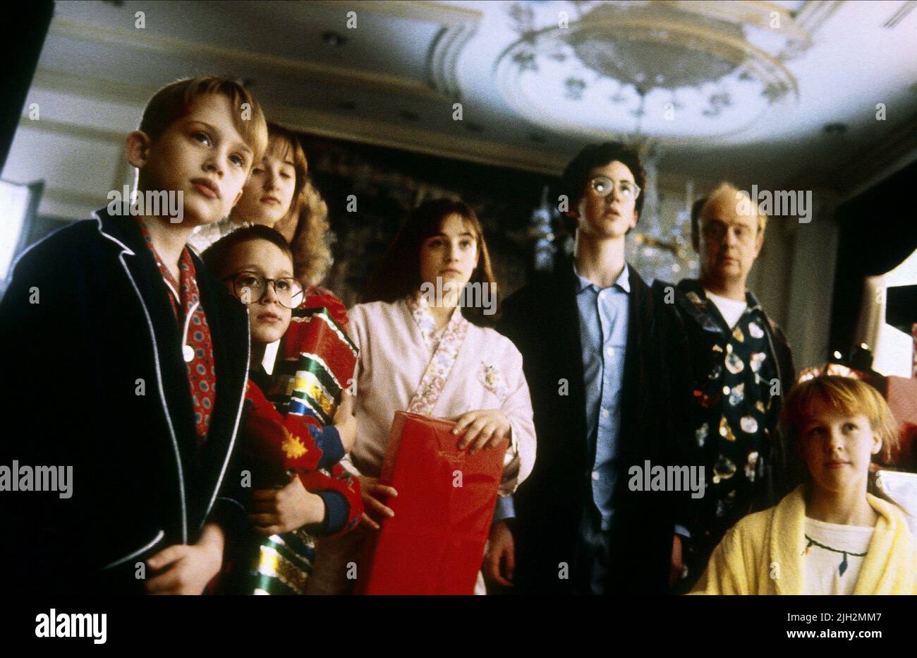 CULKIN,CULKIN,MOSES,WOLF,BAMMAN,GOETHALS, HOME ALONE, 1990 Stock Photo