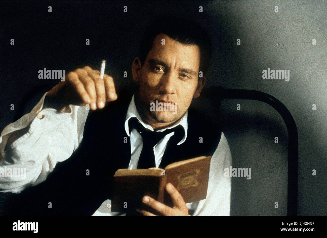 CLIVE OWEN GOSFORD PARK 2001 Stock Photo Alamy CLIVE OWEN GOSFORD PARK 2001 Stock Photo Alamy