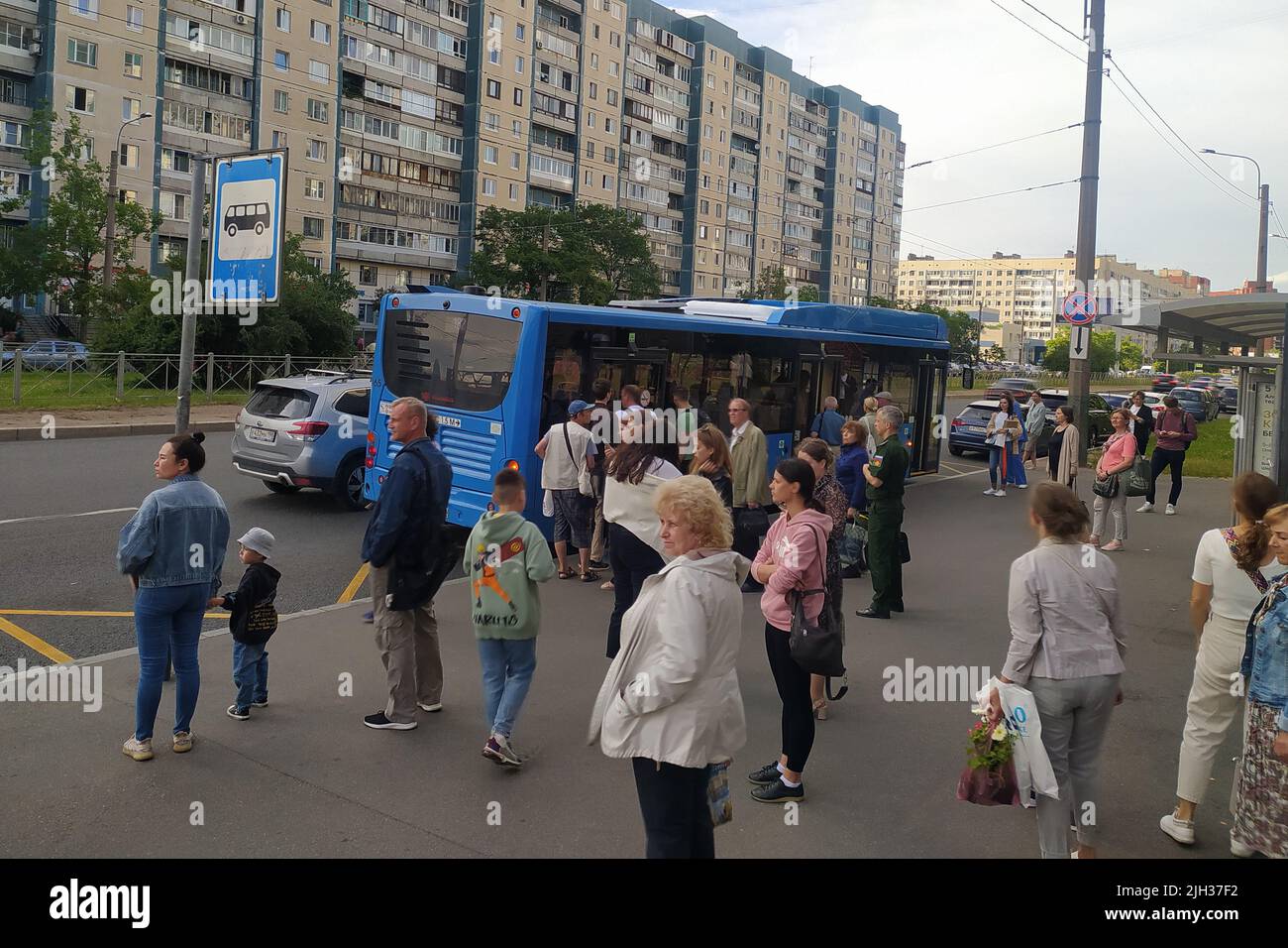Russia. St. Petersburg and Leningrad region. Passengers are waiting for