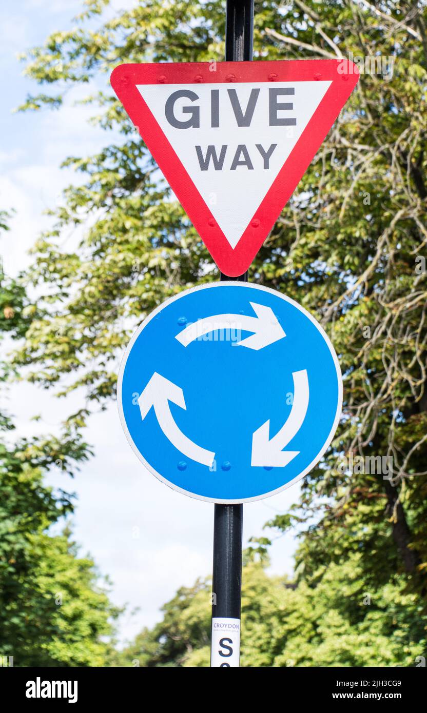 Give way traffic road sign hi-res stock photography and images - Alamy