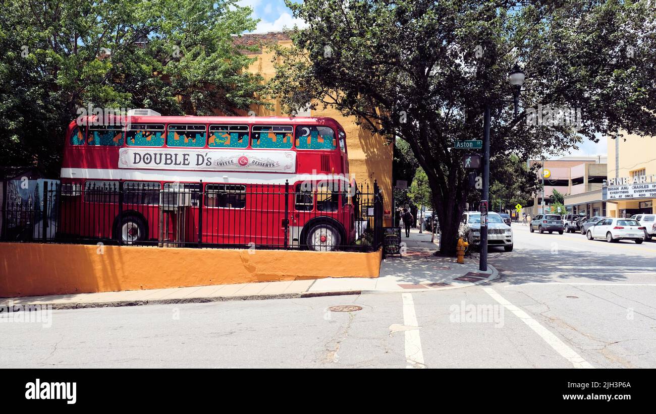 Asheville, North Carolina's iconic landmark double-decker café bus: Double D's Coffee and Desserts in downtown; pastries, food, espresso. Stock Photo