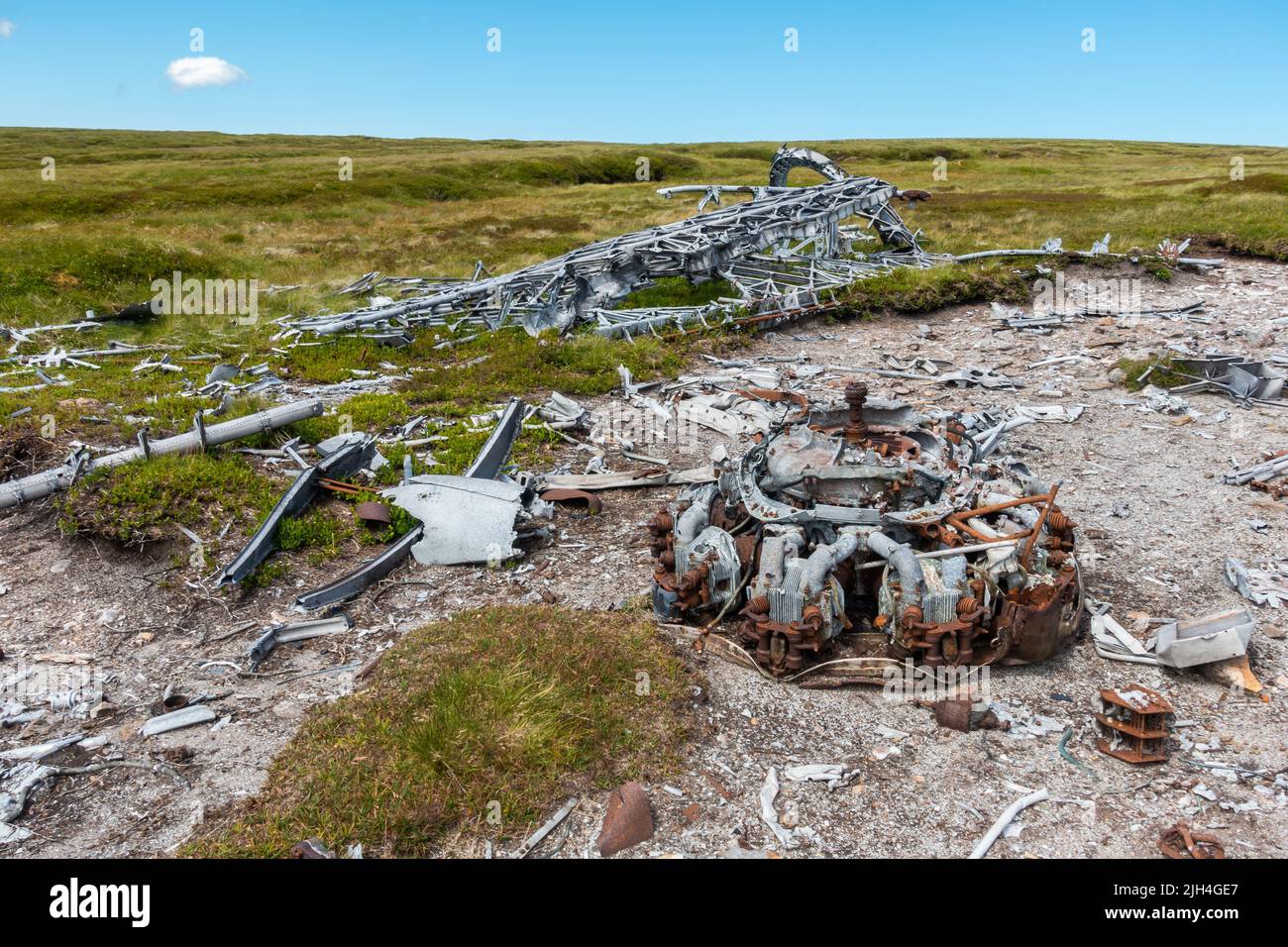 Vickers Wellington bomber wreckage that crashed in 1942 on the hill near Ben Tirran in Glen Clova, Angus, Scotland, with the geodetic airframe visible Stock Photo