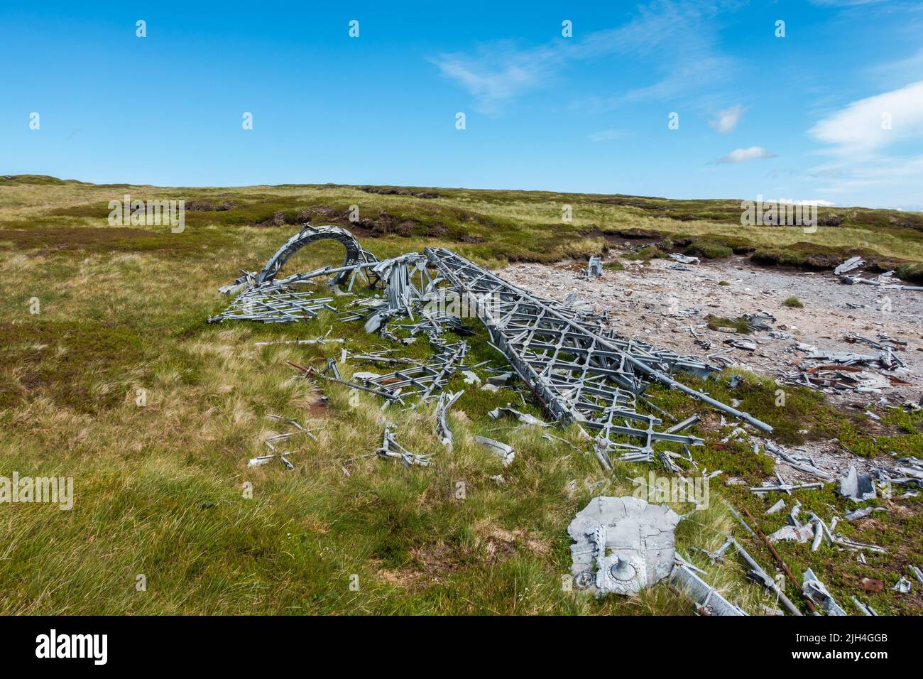 Vickers Wellington bomber wreckage that crashed in 1942 on the hill near Ben Tirran in Glen Clova, Angus, Scotland, with the geodetic airframe visible Stock Photo