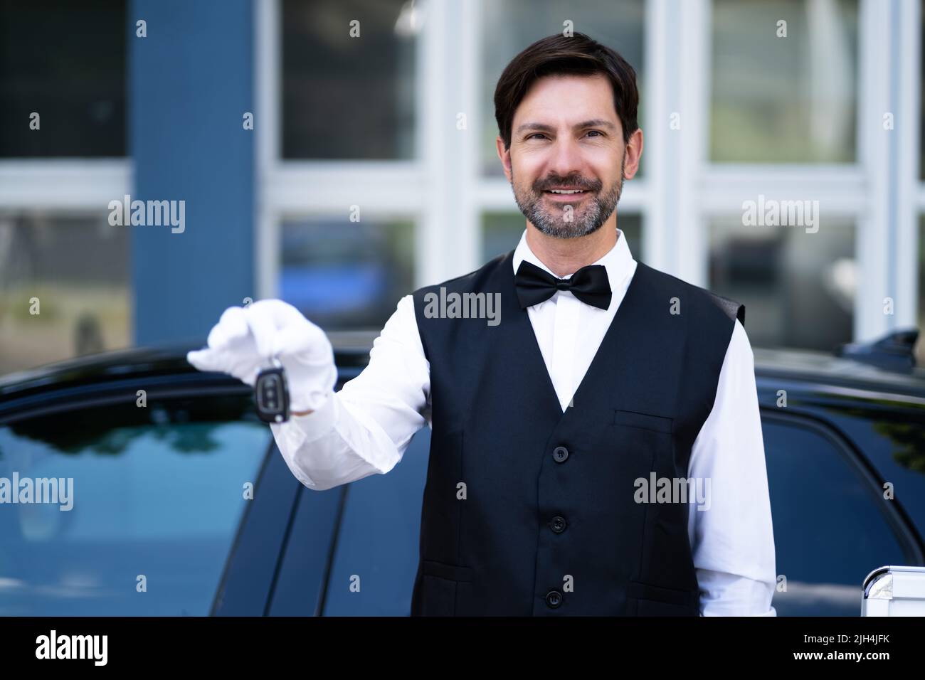 Valet Vs Butler Main Differences, How To Tell Them Apart?, 51 OFF