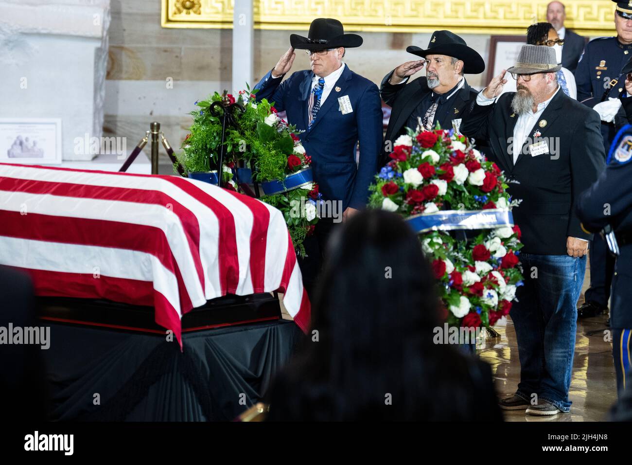 Washington, USA. 14th July, 2022. UNITED STATES - JULY 14: Veterans from Texas pay respects to Hershel Woodrow “Woody” Williams, the last Medal of Honor recipient of World War II to pass away, in the U.S. Capitol Rotunda as his remains lie in honor in Washington, DC, on Thursday, July 14, 2022. Williams, who passed away at age 98, received the award for action in the Battle of Iwo Jima. (Photo by Tom Williams/Pool/Sipa USA) Credit: Sipa USA/Alamy Live News Stock Photo