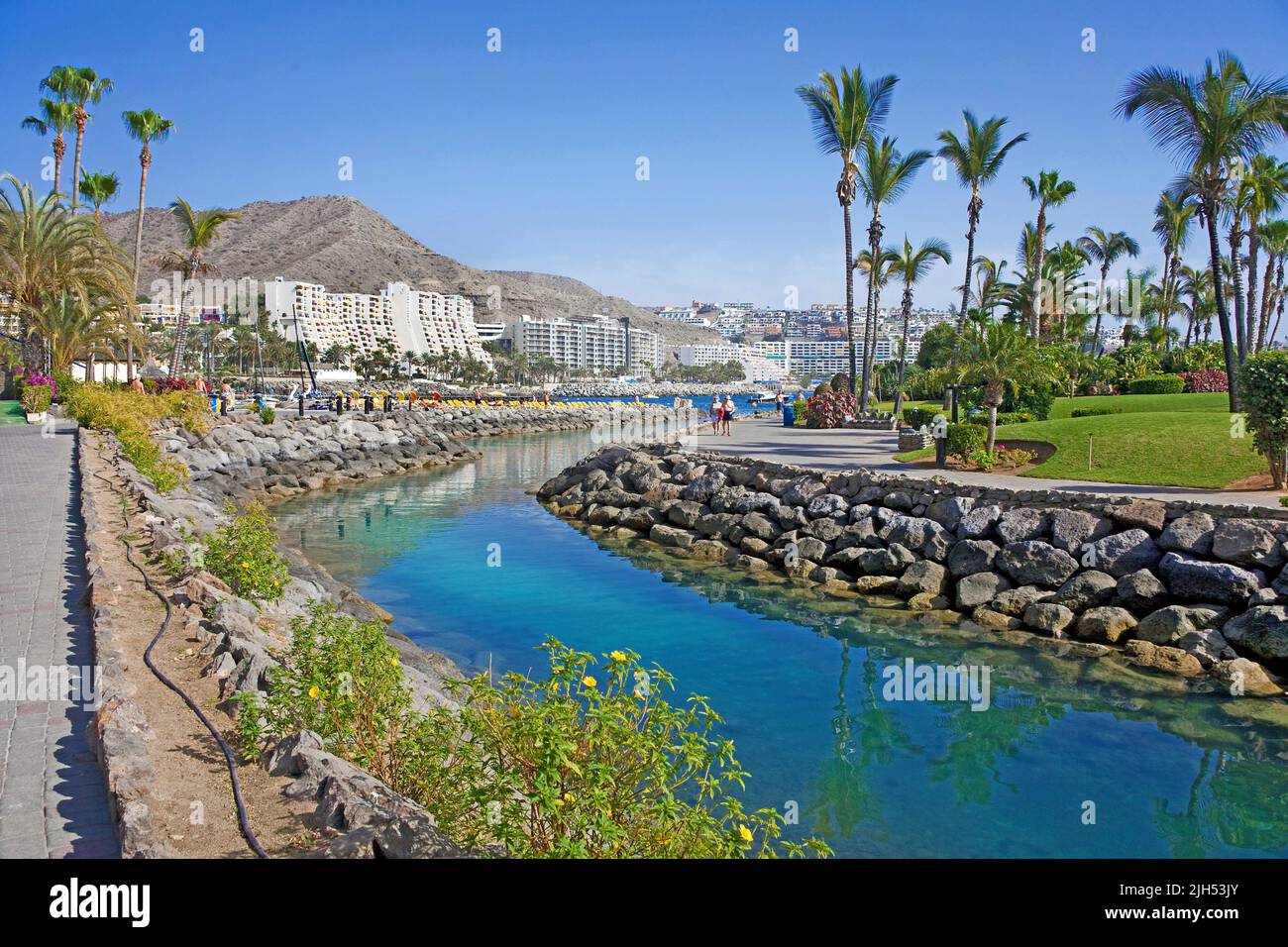 Kuenstlicher Kanal an der Playa de la Verga, Anfi del Mar , Arguineguin, Gran Canaria, Kanarische Inseln, Spanien, Europa | Artificial channel at Play Stock Photo