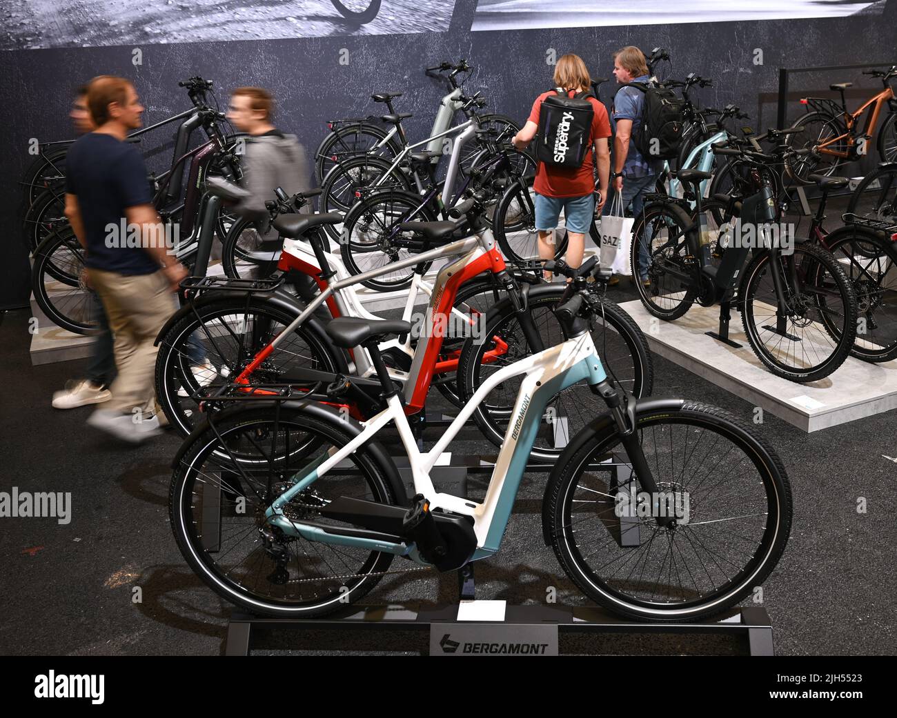 Bergamont bicycle hi-res stock photography and images - Alamy