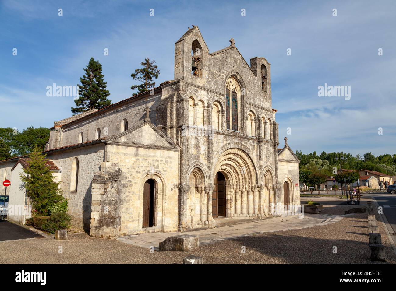 Église Saint-Vivien de Pons, Charente-Maritime, France. Stock Photo