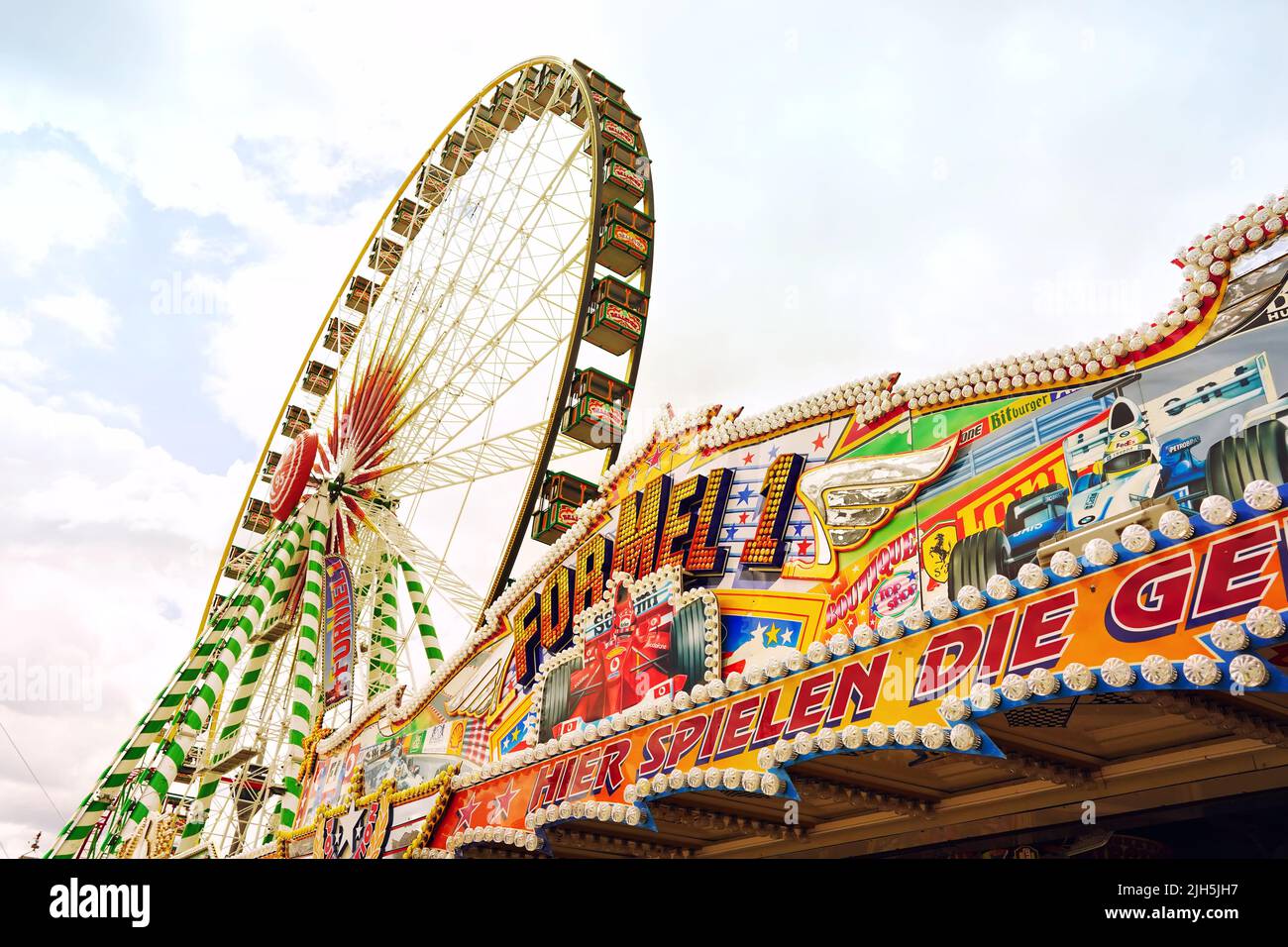 Rheinkirmes 2022 in Düsseldorf/Germany, the biggest fun fair on the