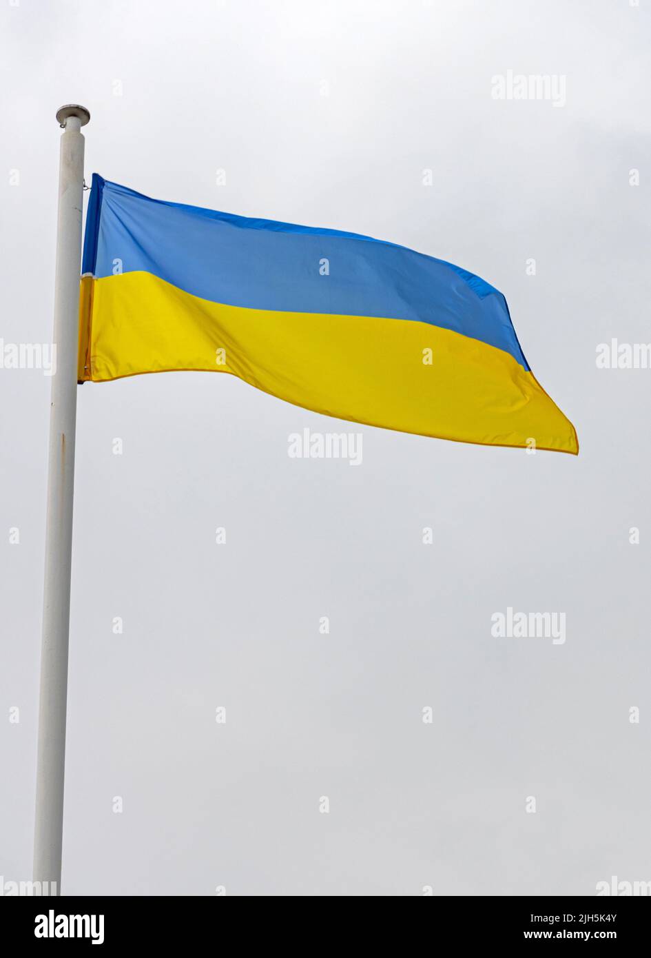 Ukraine flag wind clouds hi-res stock photography and images - Alamy
