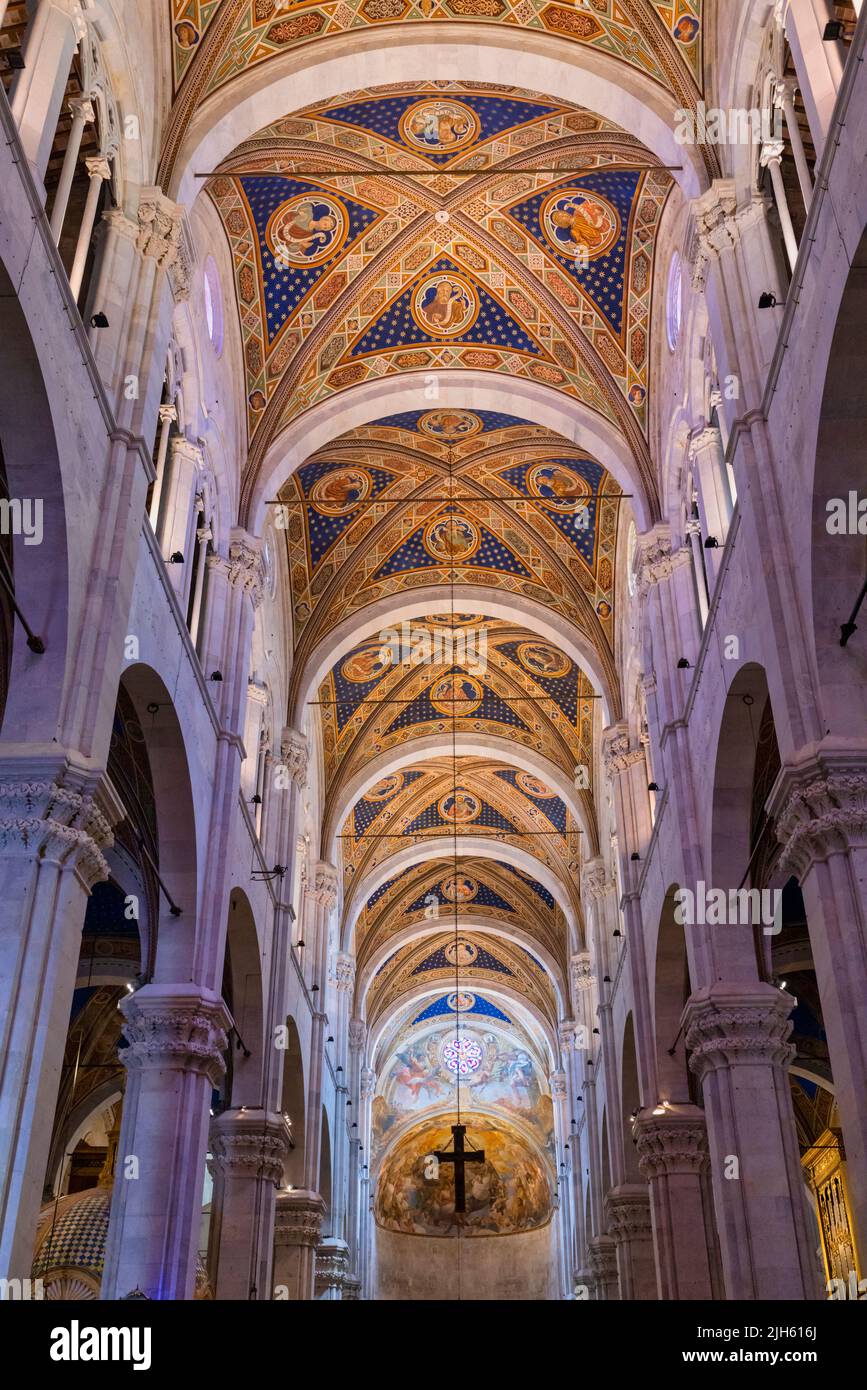 Duomo San Martino.  St. Martin's cathedral.  Ceiling of the nave.  Lucca, Lucca Province, Tuscany, Italy.  The city's cathedral dates from the 9th cen Stock Photo
