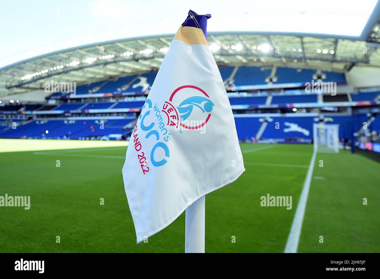 Brighton, UK. 15th July, 2022. UEFA Women's Euro corner flag .UEFA Women's Euro England 2022, group A match, Austria women v Norway women at the Falmer Stadium in Brighton & Hove in Sussex on Friday 15th July 2022. this image may only be used for Editorial purposes. Editorial use only, license required for commercial use. No use in betting, games or a single club/league/player publications. pic by Steffan Bowen/Andrew Orchard sports photography/Alamy Live news Credit: Andrew Orchard sports photography/Alamy Live News Credit: Andrew Orchard sports photography/Alamy Live News Stock Photo