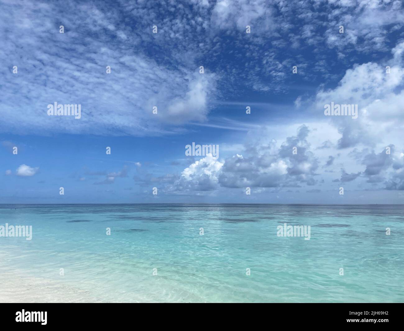 Clear ocean water hi-res stock photography and images - Alamy