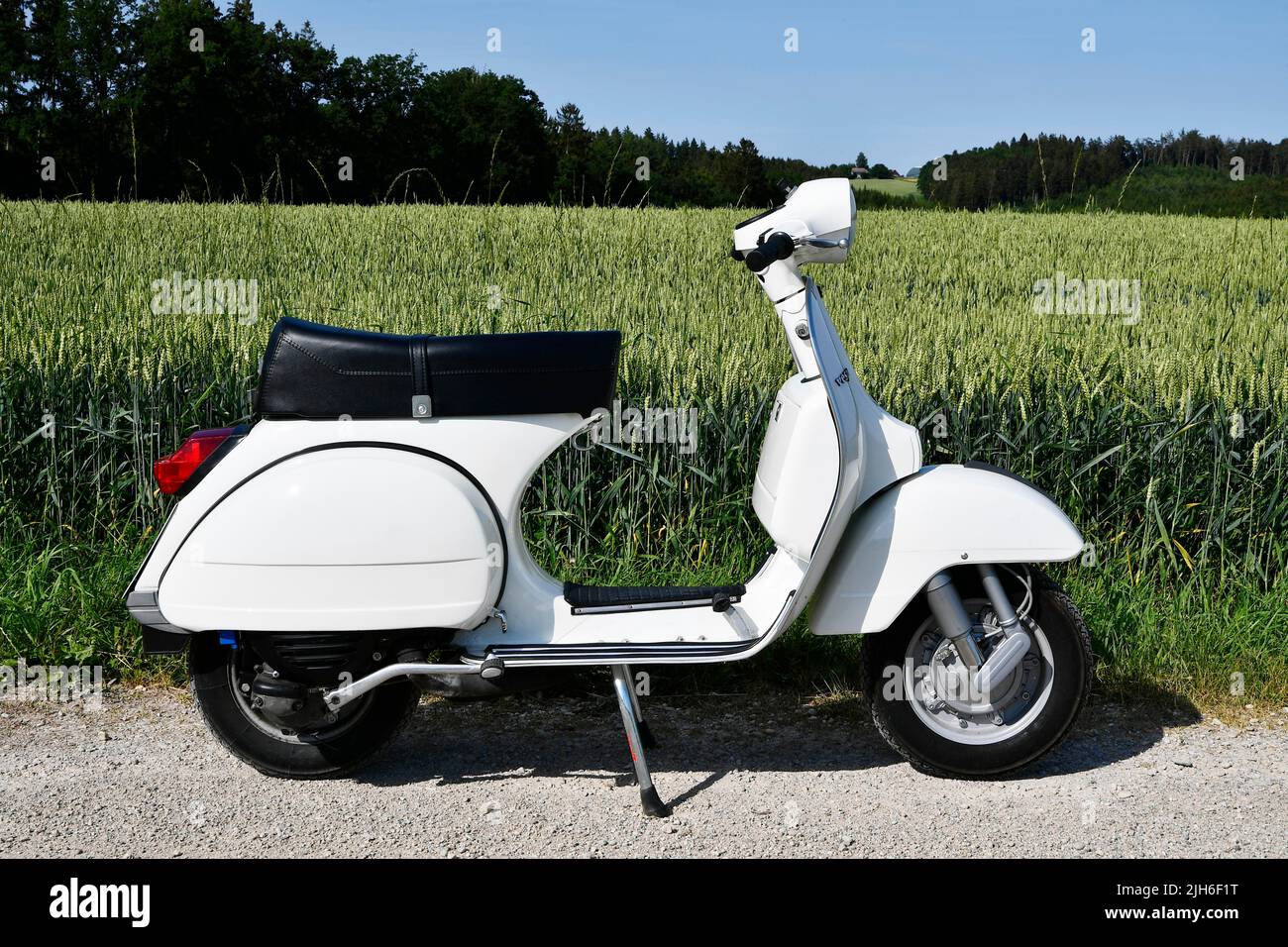 Vespa px 200 hi-res stock photography and images - Alamy