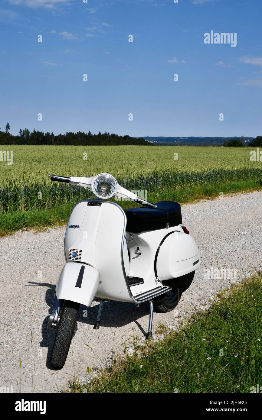 Vespa 200 hi-res stock photography and images - Alamy