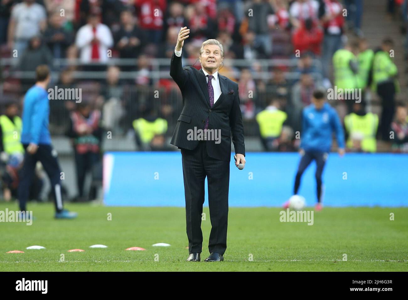 Singer lev leshchenko hires stock photography and images Alamy