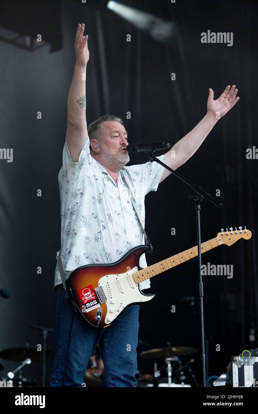 Elbow perform in edinburgh castle hires stock photography and images