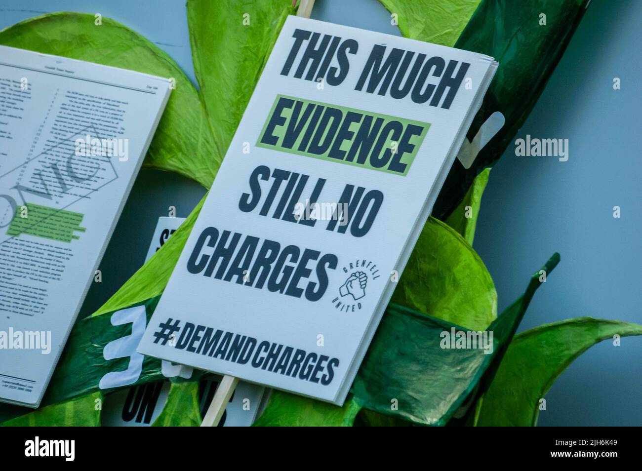 NORH KENSINGTON, LONDON, ENGLAND 14 June 2022 Placard at the 5th