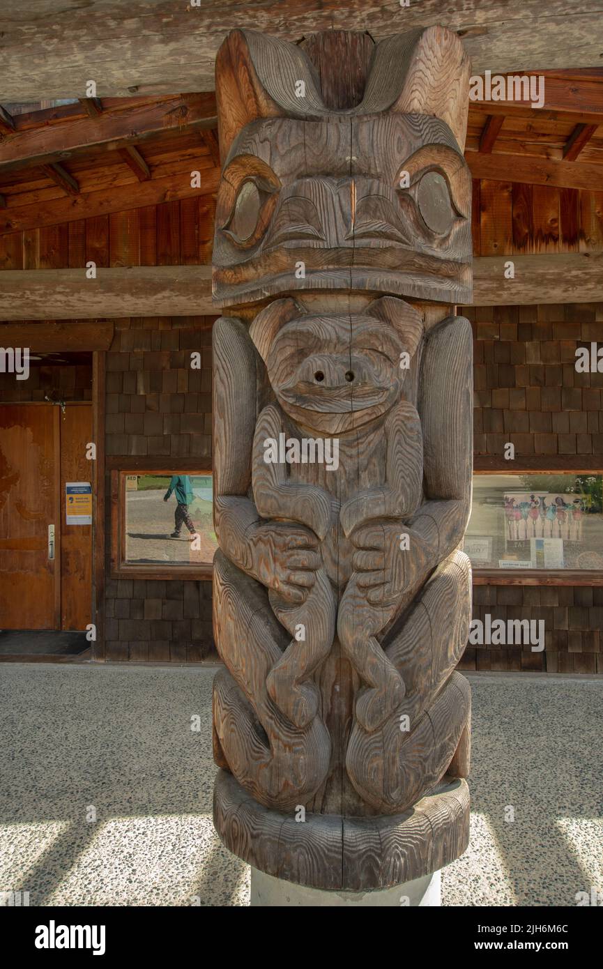 Totem Pole Columns, Pender Island Community Hall on North Pender Island, British Columbia, Canada Stock Photo