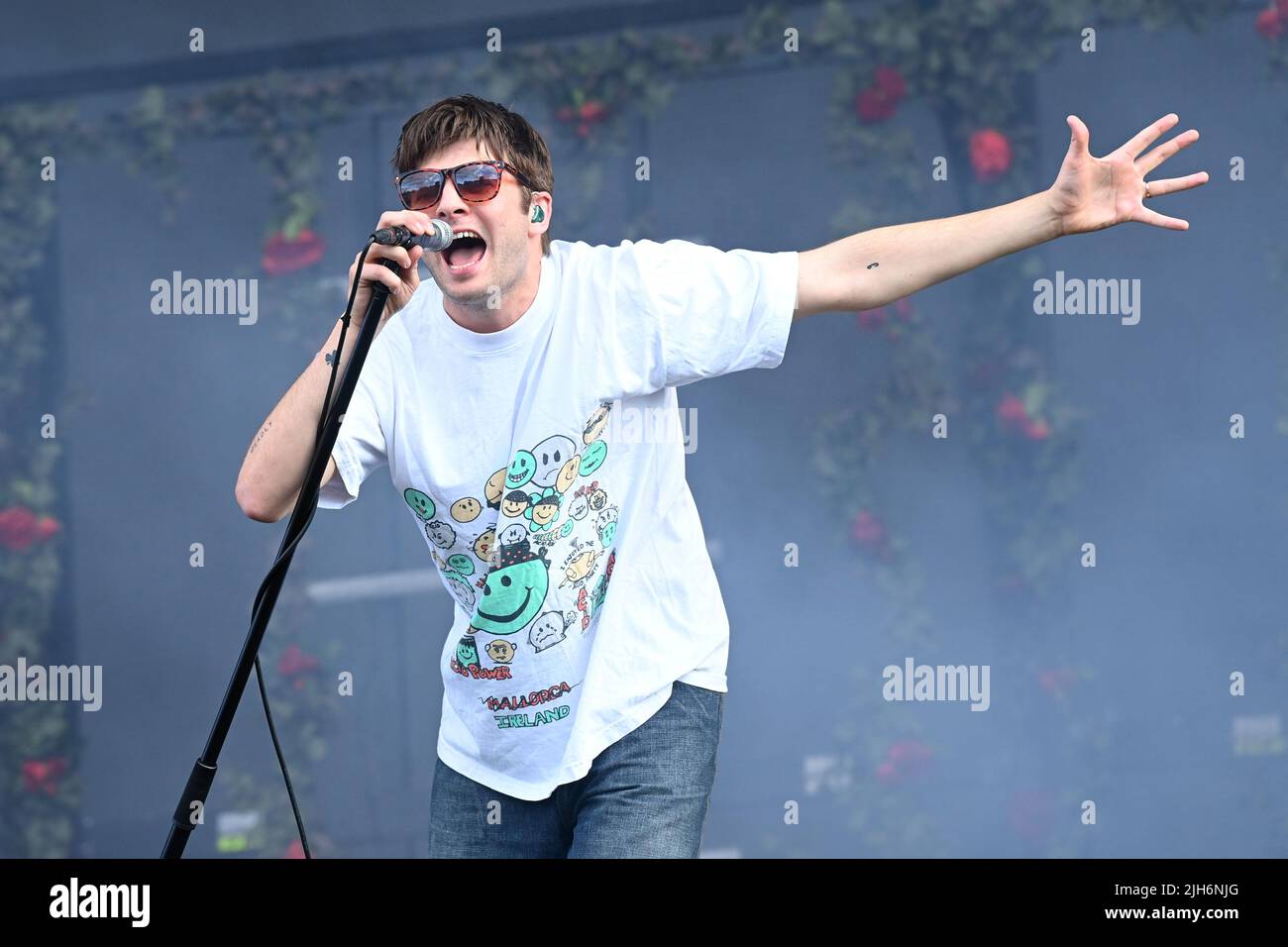 London, UK. 15 July 2022. Grian Chatten of Fontaines DC performs as a support act for Sam Fender in Finsbury Park, London. Picture date: Friday July 15, 2022. Photo credit should read: Matt Crossick/Empics/Alamy Live News Stock Photo