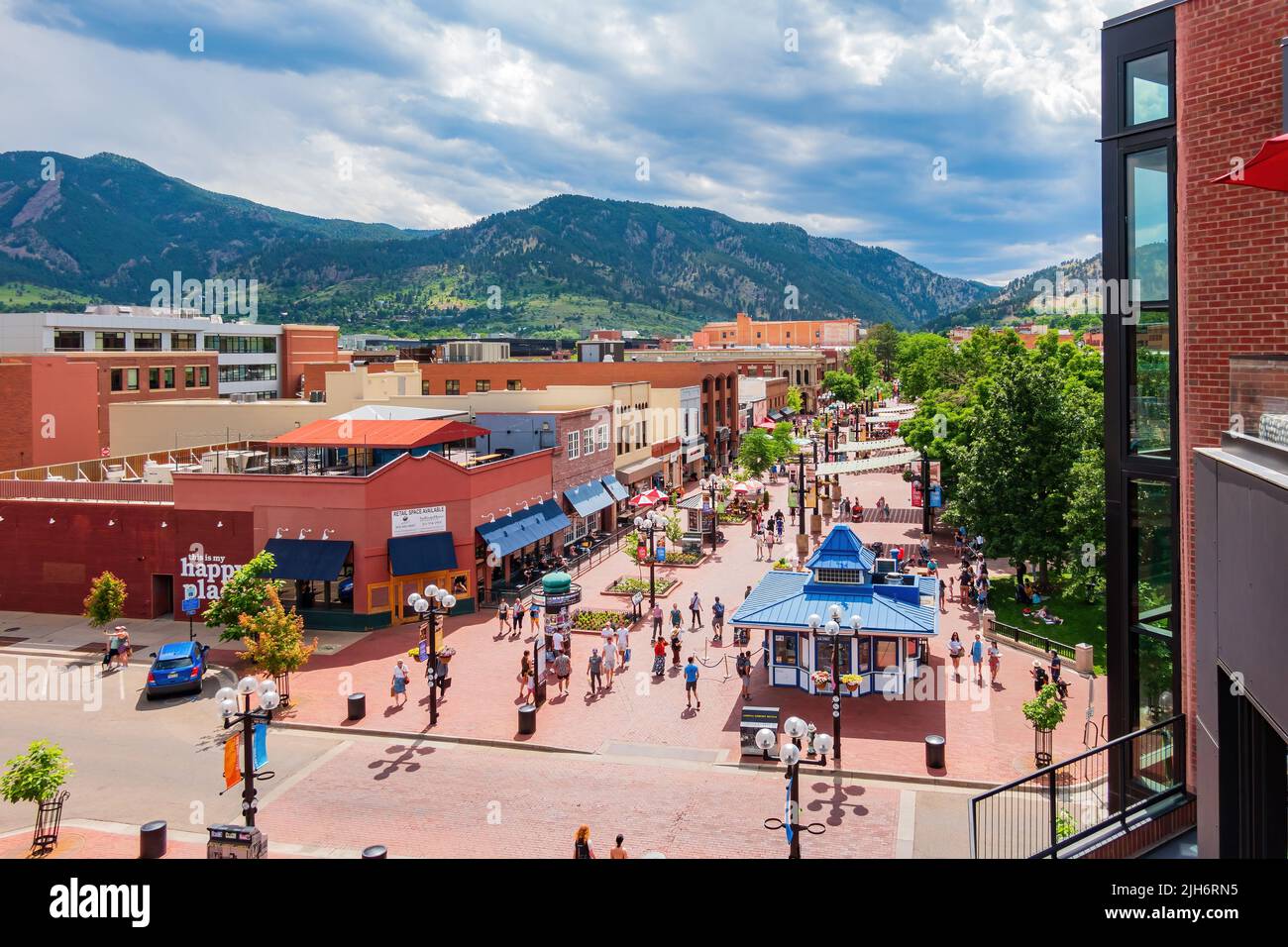 Colorado, JUL 2 2022 Daytime view of some stores in Pearl Street Mall