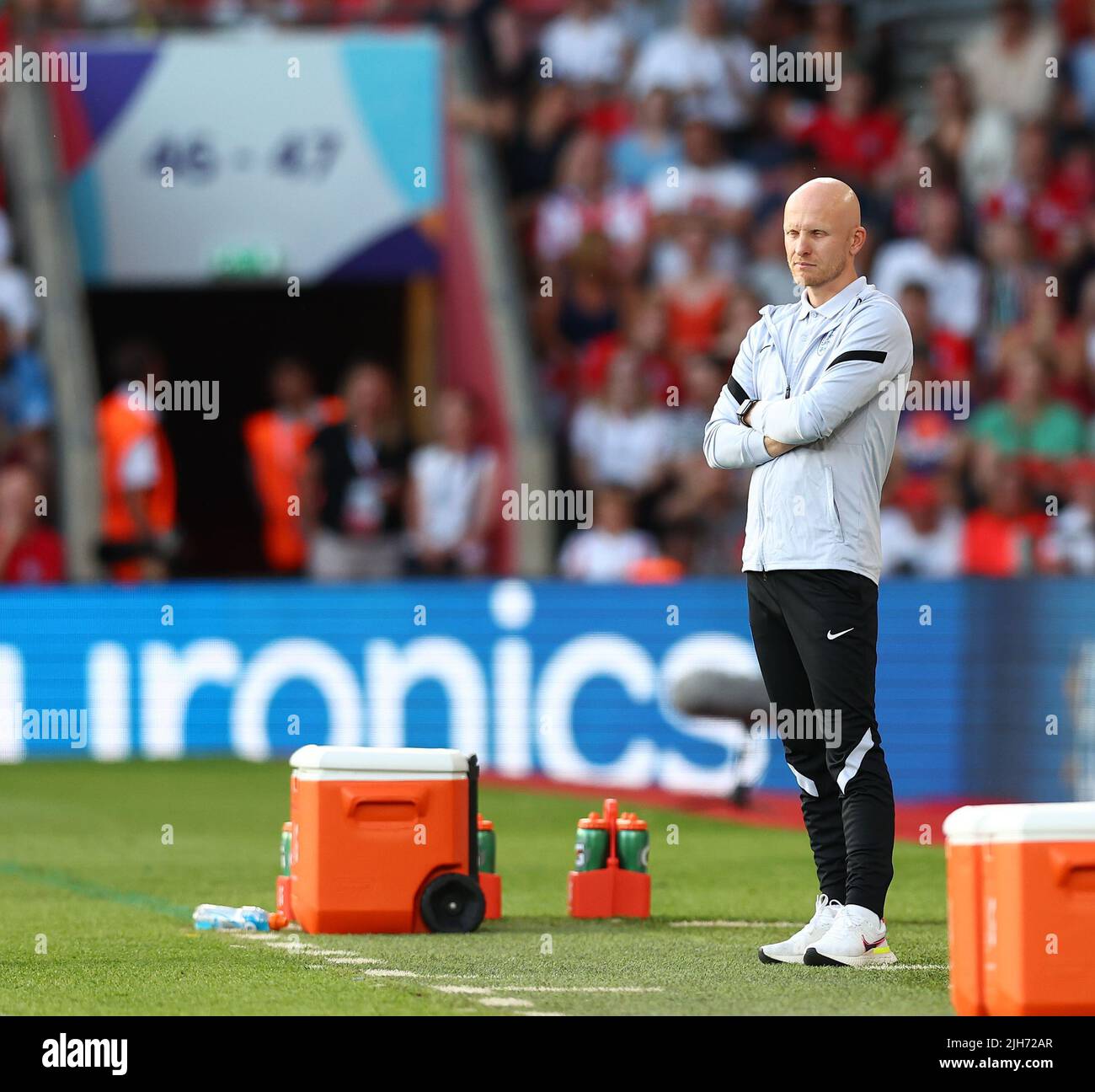 Southampton, UK, 15th July 2022.  Arjan Veurink, Assistant Manager of England looks on during during the UEFA Women's European Championship 2022 match at St Mary's Stadium, Southampton. Picture credit should read: David Klein / Sportimage Credit: Sportimage/Alamy Live News Stock Photo