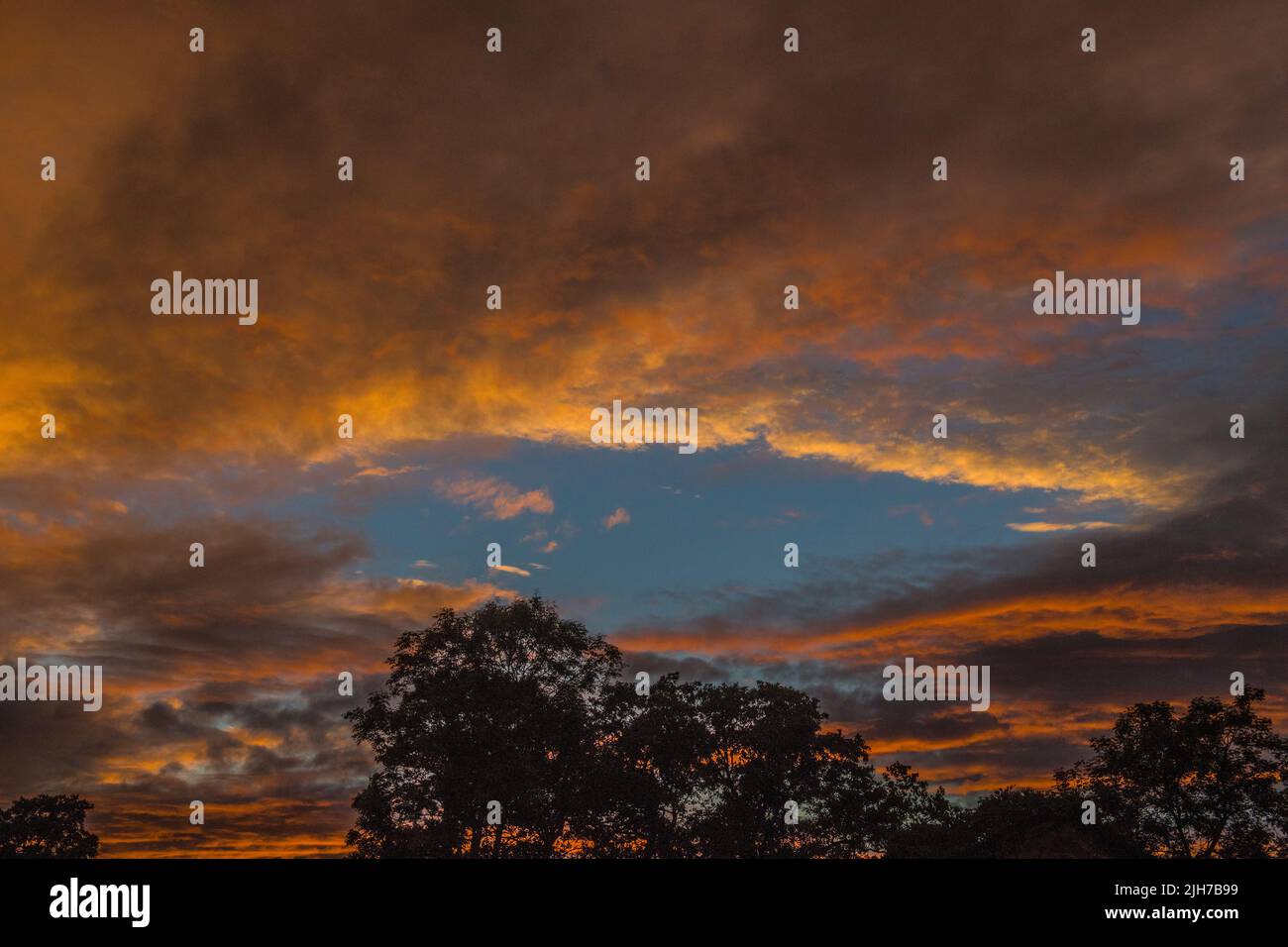 Unusual Clouds over Cardiff Just before the Temperature Increase Stock Photo