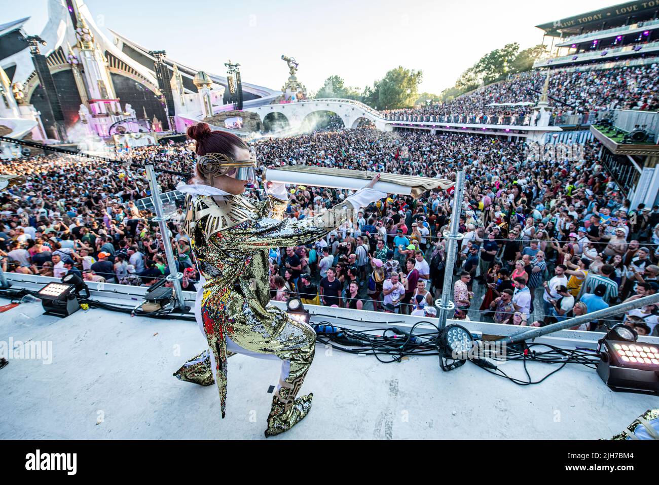 Boom, Belgium. 15th July, 2022. Illustration shows dancers performing during the first day of the Tomorrowland electronic music festival, Friday 15 July 2022, in Boom. The 16th edition of the festival takes place on three weekends at the 'De Schorre' terrain in Boom, from 15 to 17 July, from 22 to 24 July 2022 and from 29 to 31 July. The festival had to be postponed for two years in the ongoing corona virus pandemic. BELGA PHOTO JONAS ROOSENS Credit: Belga News Agency/Alamy Live News Stock Photo