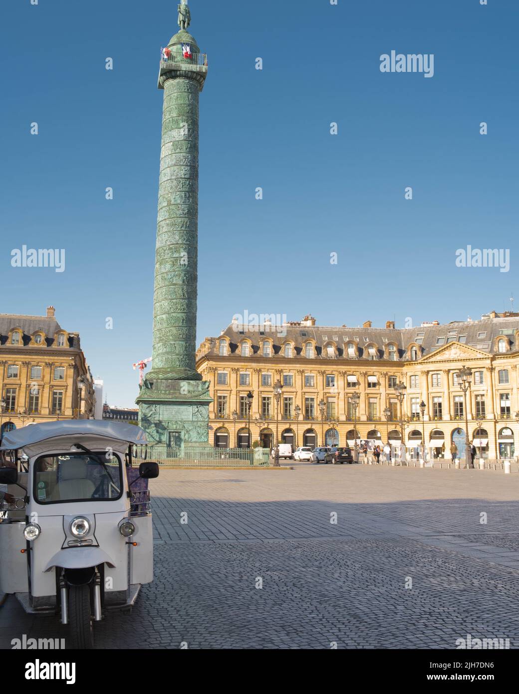 Colonne Vendôme, monument parisien situé au centre de la place du même nom à Paris 75001 France. Stock Photo