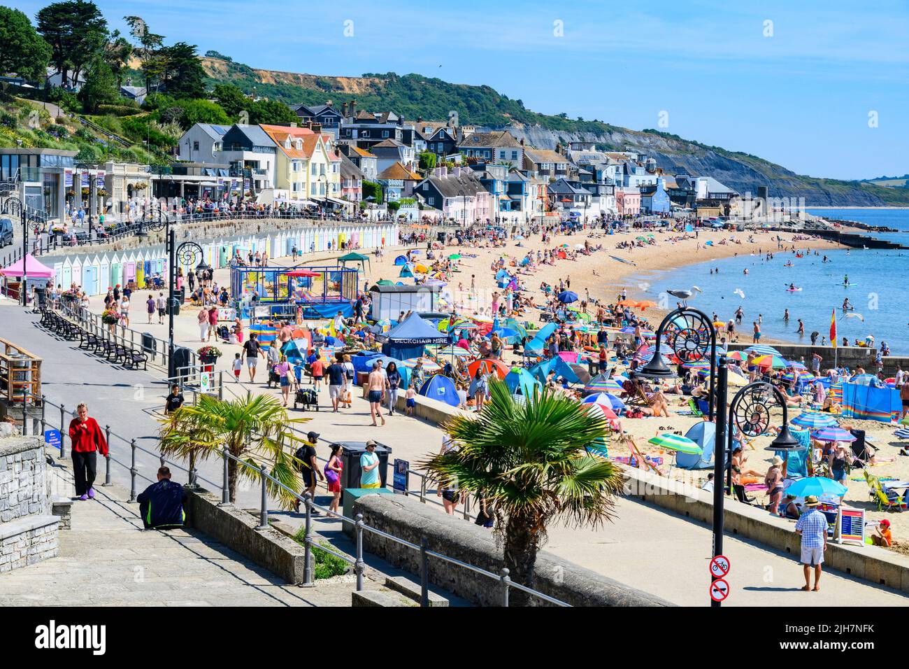 Lyme Regis, Dorset, UK. 16th July, 2022. UK Weather Crowds flock to
