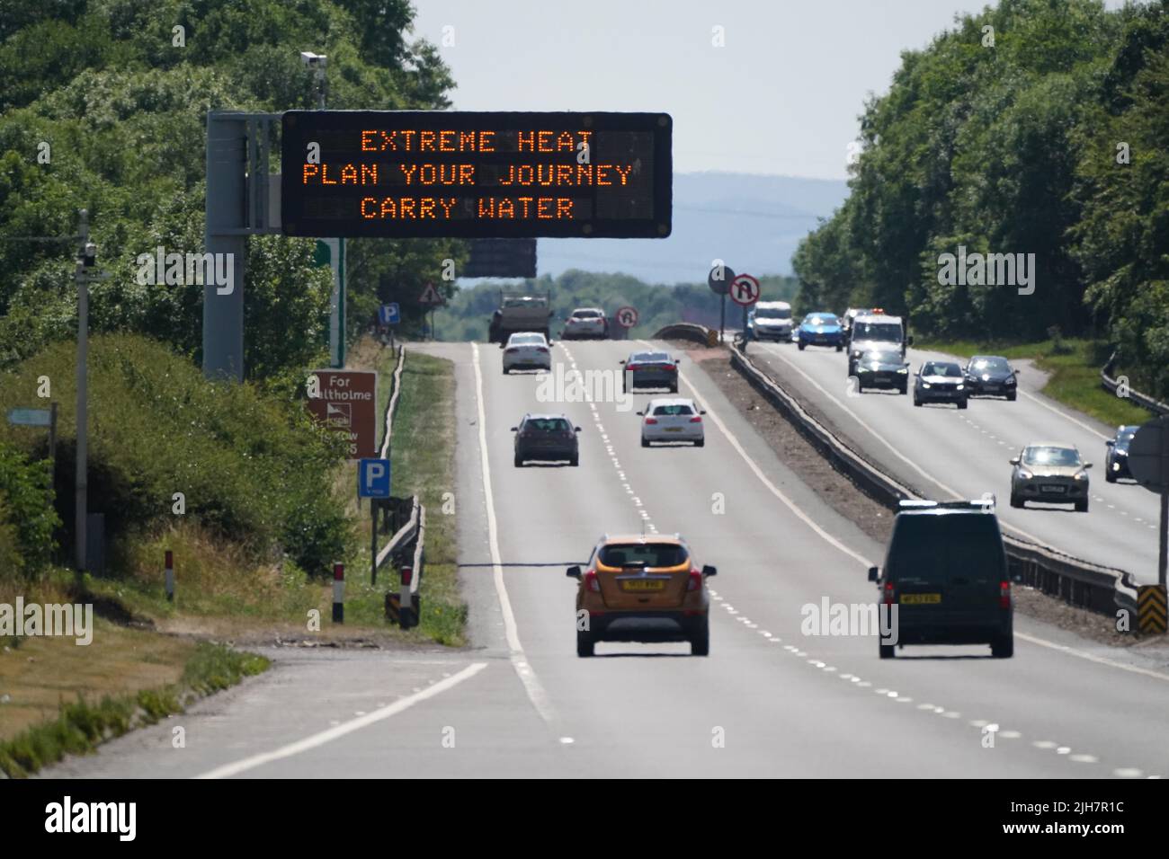 A matrix sign over the A19 road towards Teesside displays an extreme weather advisory as the UK braces for the upcoming heatwave. Picture date: Saturday July 16, 2022. Stock Photo